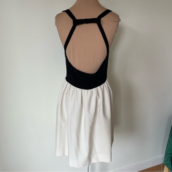 Jill Jill Stuart Colorblock Crepe Fit & Flare Open Back Square Neck Dress EUC 4 - Picture 8 of 12
